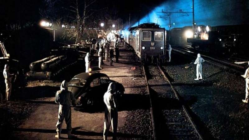The Cassandra Crossing  1976 train movie