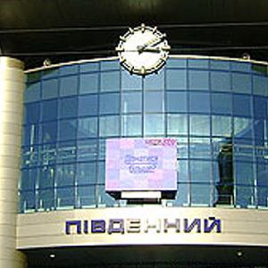 Did Vauxhall train station gave name to Russian vokzal? trains story